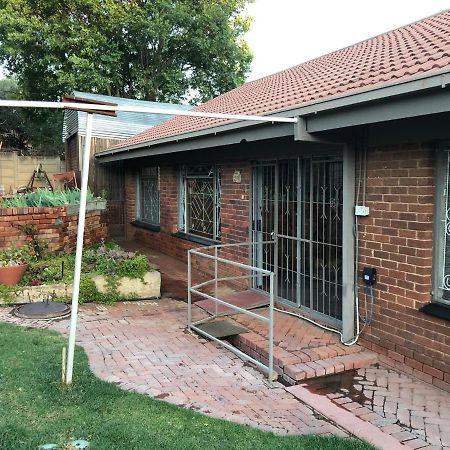 Juds@23 Apartment Bloemfontein Luaran gambar