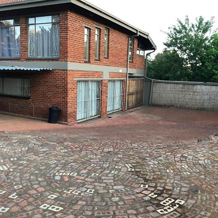 Juds@23 Apartment Bloemfontein Luaran gambar